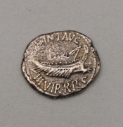Stříbrný Denár - Marcus Antonius - Legie VII. 32-31 př.n.l.