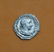 Stříbrný Denár Gordianus III. 240 nl. - Nádherný!